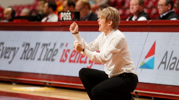 Alabama women's basketball coach Kristy Curry